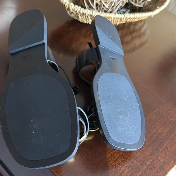 Zara Strappy Black and Gold Sandals NWT size 41 - Picture 5 of 6